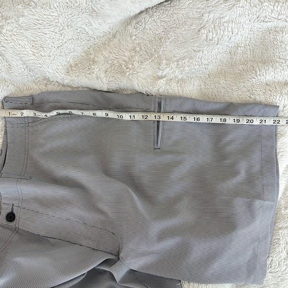 Cool Right Pinstripe Active Short - Picture 9 of 9